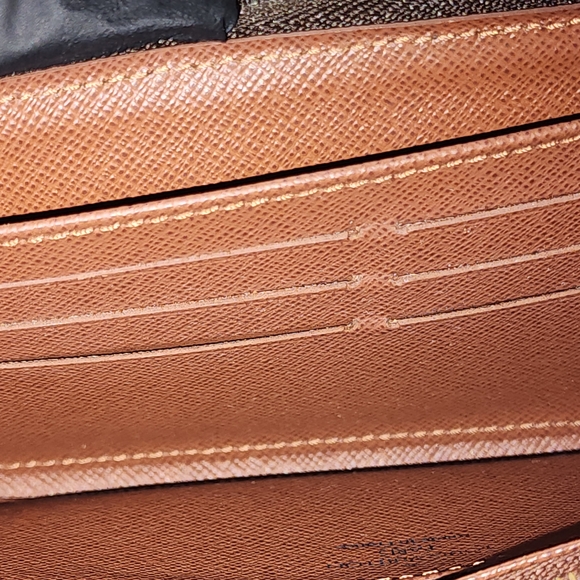 Louis Vuitton Brown Astrid Monogram Wallet - Picture 9 of 14